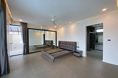 Villa in Hua Hin, Thailand 4 bedrooms № 168397 - photo 20