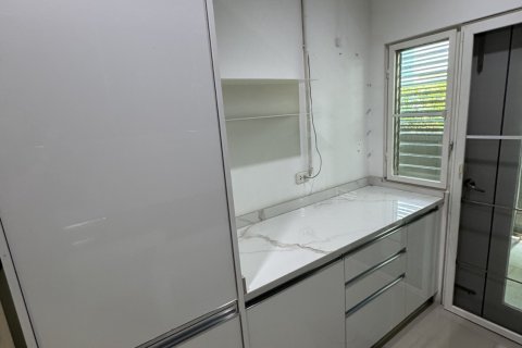 Maison à Bang Yai, Thaïlande 4 chambres № 155976 - photo 29