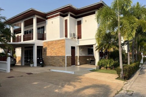 Villa in Hua Hin, Thailand 4 bedrooms № 159256 - photo 18