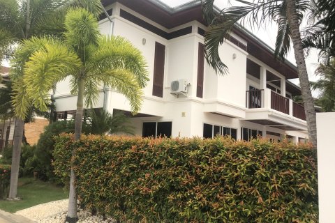 Villa in Hua Hin, Thailand 4 bedrooms № 159256 - photo 20