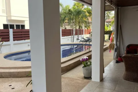 Villa in Hua Hin, Thailand 4 bedrooms № 159256 - photo 12