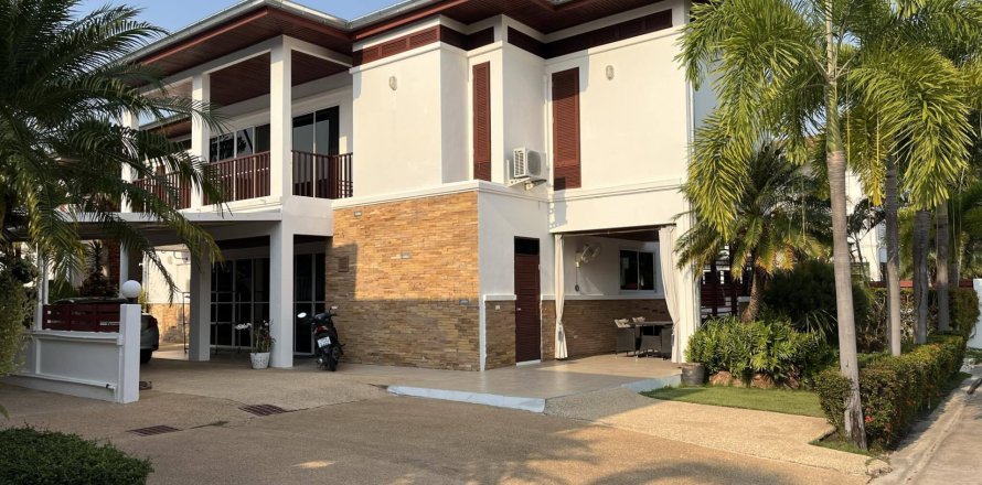 Villa in Hua Hin, Thailand 4 bedrooms № 159256