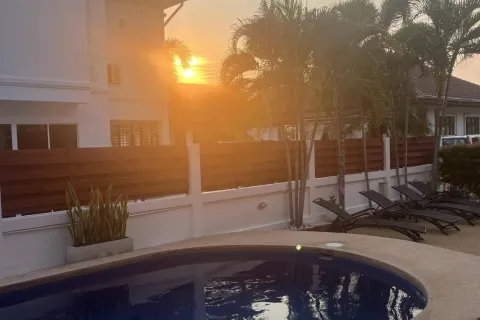 Villa in Hua Hin, Thailand 4 bedrooms № 159256 - photo 13