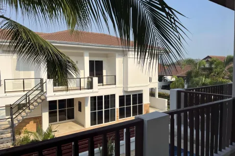 Villa in Hua Hin, Thailand 4 bedrooms № 159256 - photo 9