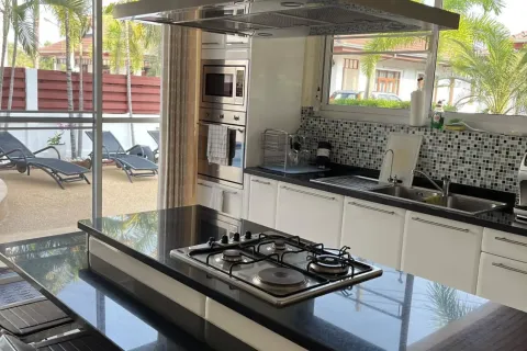 Villa in Hua Hin, Thailand 4 bedrooms № 159256 - photo 4