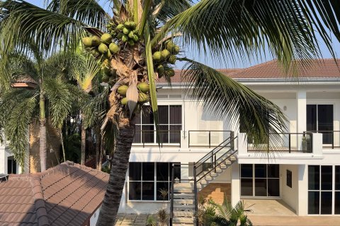 Villa in Hua Hin, Thailand 4 bedrooms № 159256 - photo 16