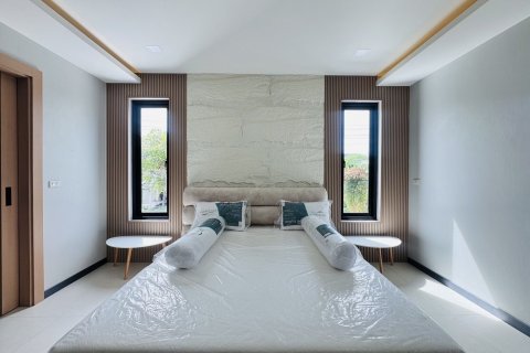 House in Pattaya, Thailand 4 bedrooms № 140737 - photo 18