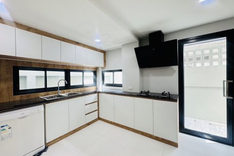 House in Pattaya, Thailand 4 bedrooms № 140737 - photo 6