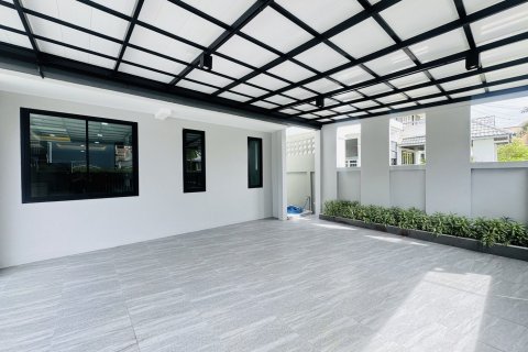 House in Pattaya, Thailand 4 bedrooms № 140737 - photo 3