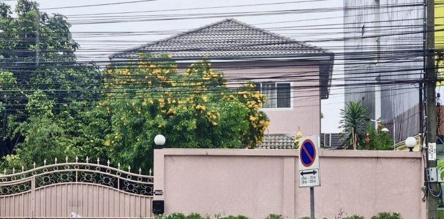 House in Bang Na, Bangkok, Thailand 4 bedrooms № 154715