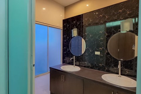 House in Hua Hin, Thailand 2 bedrooms № 152258 - photo 12