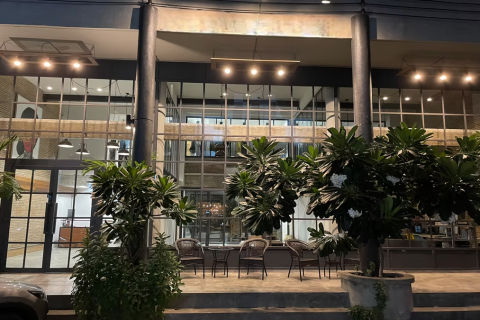 Commercial property in Khlong Toei, Bangkok, Thailand № 168945