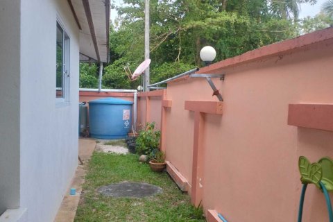 House in Ko Samui, Thailand 2 bedrooms № 168946 - photo 12