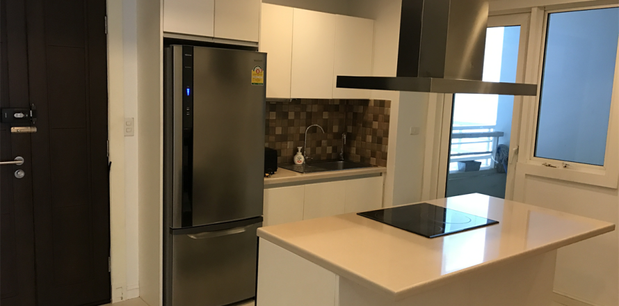 Condo in Bangkok, Thailand, 2 bedrooms № 210175