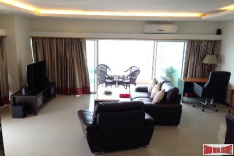 Apartment on Jomtien Beach, Pattaya, Thailand 2 bedrooms № 193602 - photo 4