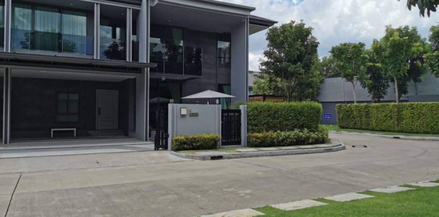 Maison à Bangkok, Thaïlande 5 chambres № 153807