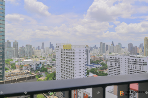 Condominio de 2 dormitorios en Bangkok, Tailandia № 202000 - foto 4