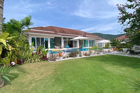 Villa in Hua Hin, Thailand 3 bedrooms № 168401 - photo 2