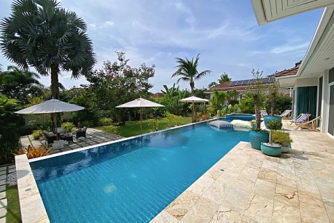 Villa in Hua Hin, Thailand 3 bedrooms № 168401 - photo 8