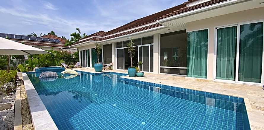 Villa in Hua Hin, Thailand 3 bedrooms № 168401