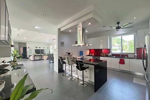 Villa in Hua Hin, Thailand 3 bedrooms № 168401 - photo 26