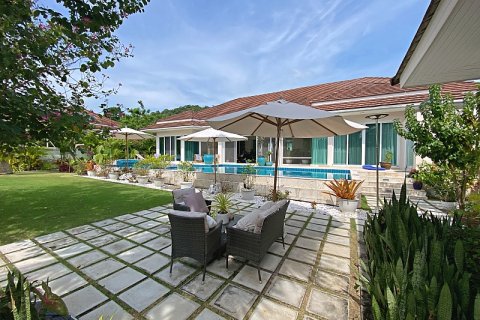Villa in Hua Hin, Thailand 3 bedrooms № 168401 - photo 4