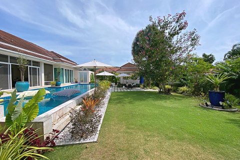 Villa in Hua Hin, Thailand 3 bedrooms № 168401 - photo 5