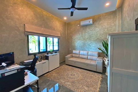 Villa in Pran Buri, Thailand 4 bedrooms № 168403 - photo 20
