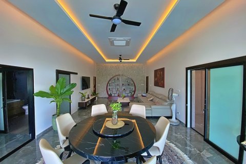 Villa in Pran Buri, Thailand 4 bedrooms № 168403 - photo 14