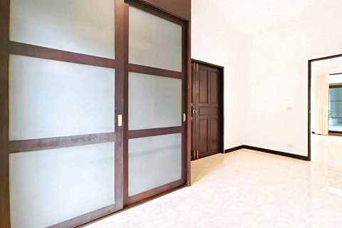 Villa in Cha-am, Thailand 3 bedrooms № 168400 - photo 27