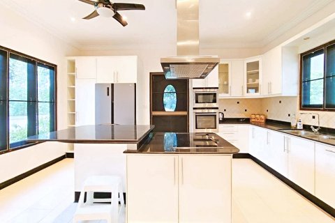 Villa in Cha-am, Thailand 3 bedrooms № 168400 - photo 18