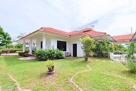 Villa in Cha-am, Thailand 3 bedrooms № 168400 - photo 14