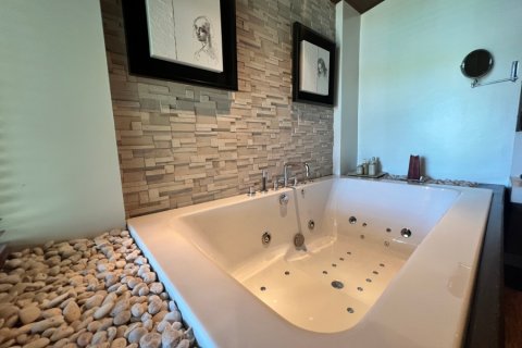 Villa in Pran Buri, Thailand 3 bedrooms № 168404 - photo 21