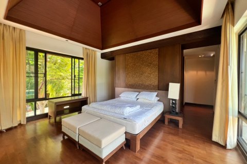 Villa in Pran Buri, Thailand 3 bedrooms № 168404 - photo 16