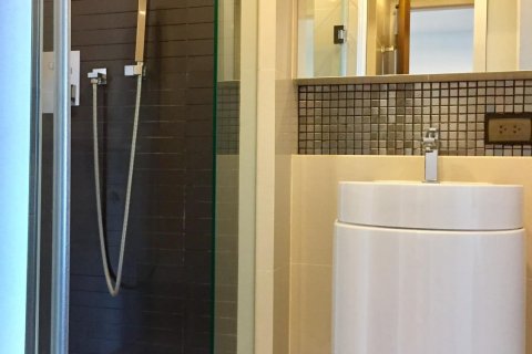 Studio in the Condo in Khlong Toei, Bangkok, Thailand  № 172028 - photo 5