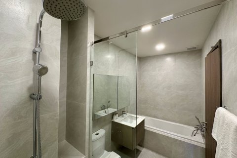 Condo à Phuket, Thaïlande, 2 chambres  № 172027 - photo 12