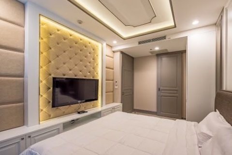 Studio in the Condo in Pathum Wan, Bangkok, Thailand  № 169627 - photo 4