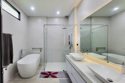 Villa in Phuket, Thailand 4 bedrooms № 169633 - photo 16