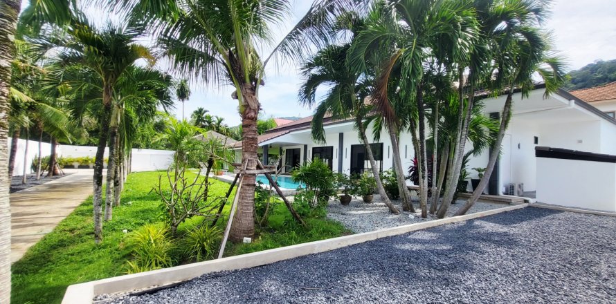 Villa in Phuket, Thailand 4 bedrooms № 169633