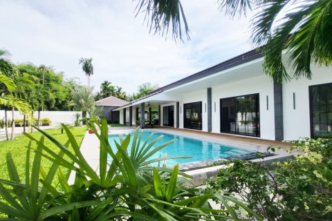 Villa in Phuket, Thailand 4 bedrooms № 169633 - photo 27