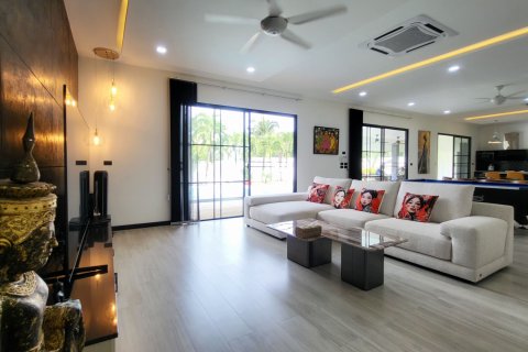 Villa in Phuket, Thailand 4 bedrooms № 169633 - photo 24