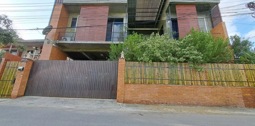 Maison à Chiang Mai, Thaïlande 3 chambres № 138015