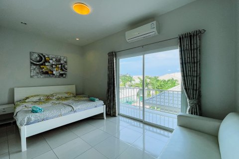 Townhouse in Hua Hin, Thailand 3 bedrooms № 138016 - photo 12