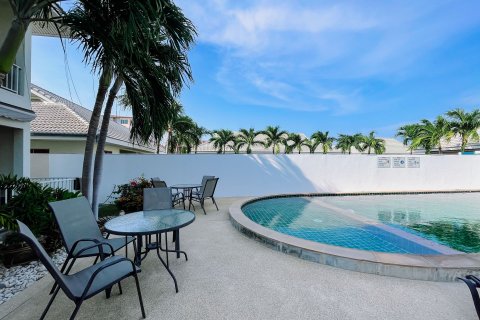 Townhouse in Hua Hin, Thailand 3 bedrooms № 138016 - photo 6