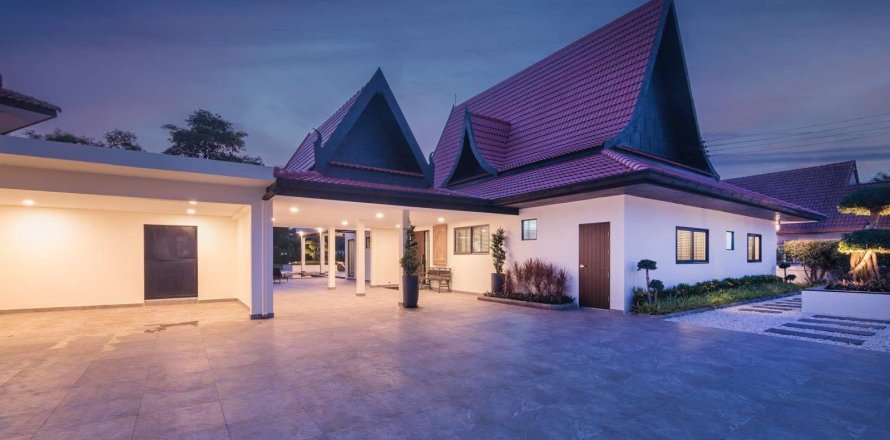 Villa in Pattaya, Thailand 4 bedrooms № 173390