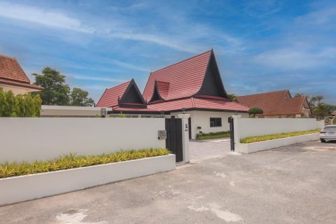Villa in Pattaya, Thailand 4 bedrooms № 173390 - photo 5
