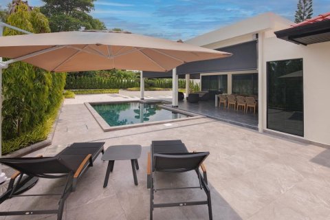 Villa in Pattaya, Thailand 4 bedrooms № 173390 - photo 3