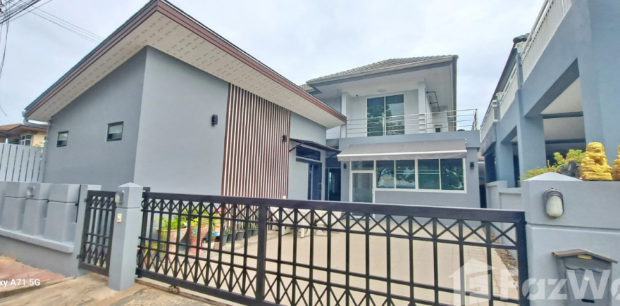 House in Pattaya, Thailand 4 bedrooms № 173391