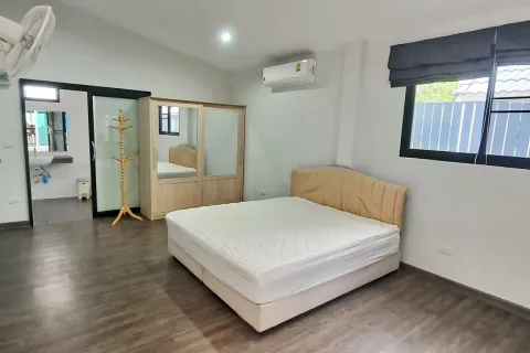 House in Pattaya, Thailand 4 bedrooms № 173391 - photo 8