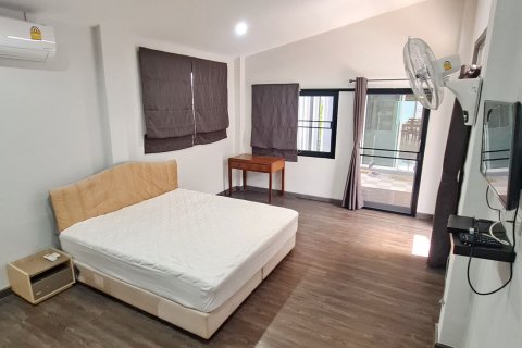 House in Pattaya, Thailand 4 bedrooms № 173391 - photo 9